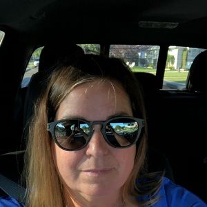 Meet your Posher, Christine